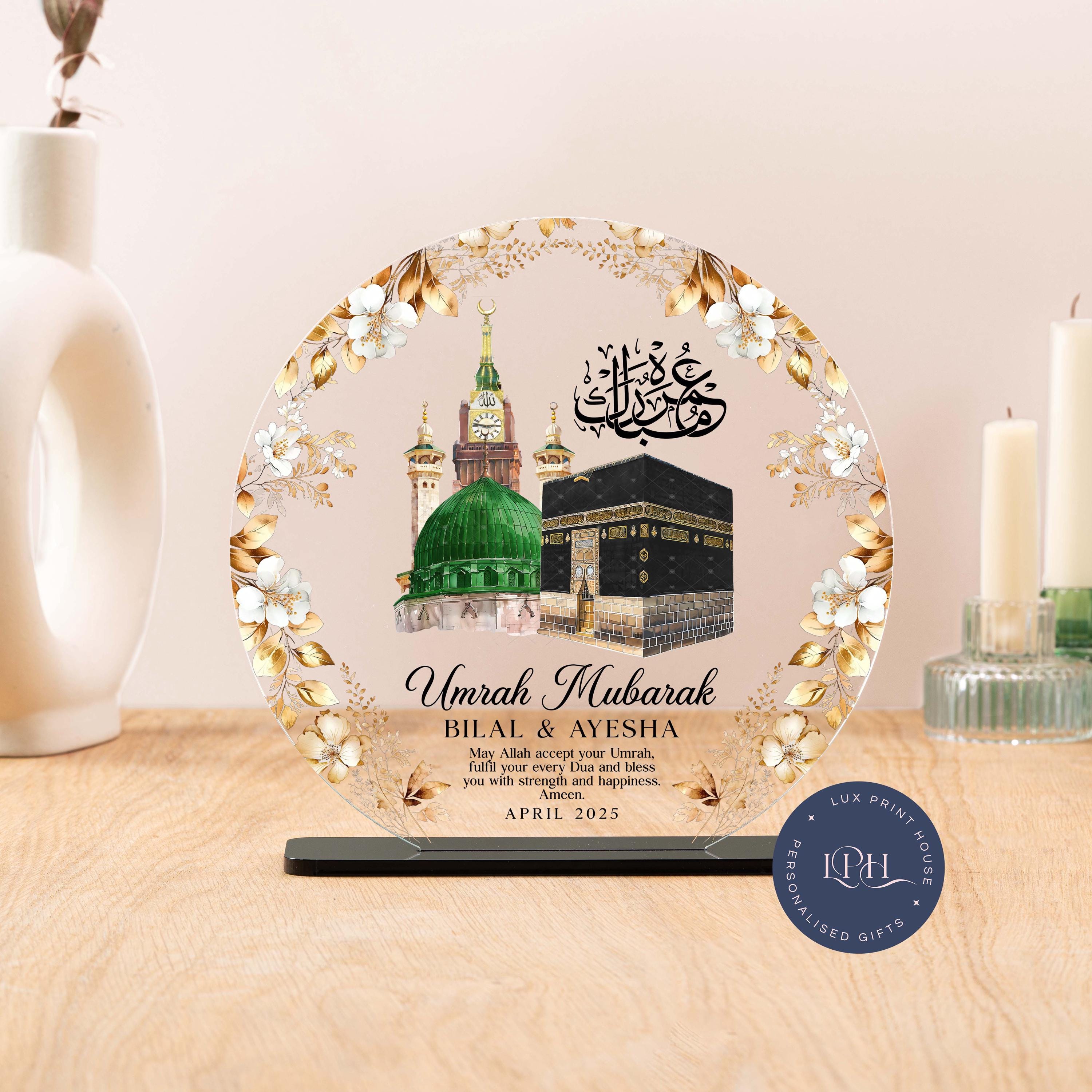 Umrah Mubarak Circle Acrylic Plaque, With Kaaba, Green Dome and Clock Tower